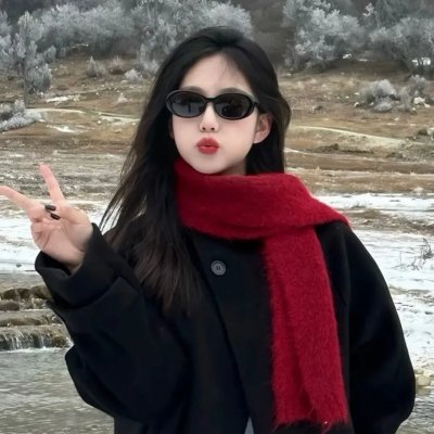 穿黄靴子的女孩